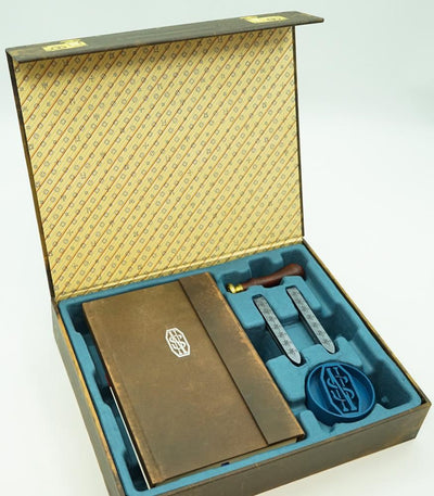 Fantastic Beasts Newt Scamander De Luxe Stat Box Scuffed